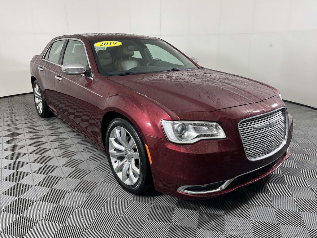 Velvet Red Pearlcoat 2019 Chrysler 300 Sedan Rear-Wheel Drive 8-Speed Automatic