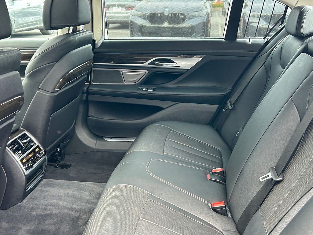 Thumbnail: 2018 BMW 7 Series - 29