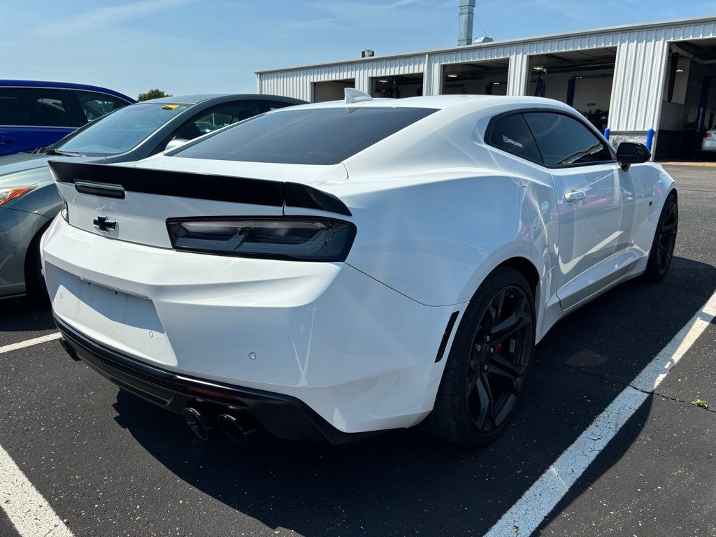 Thumbnail: 2018 Chevrolet Camaro - 3