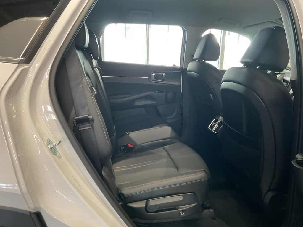 New 2026 White Kia EX image 22