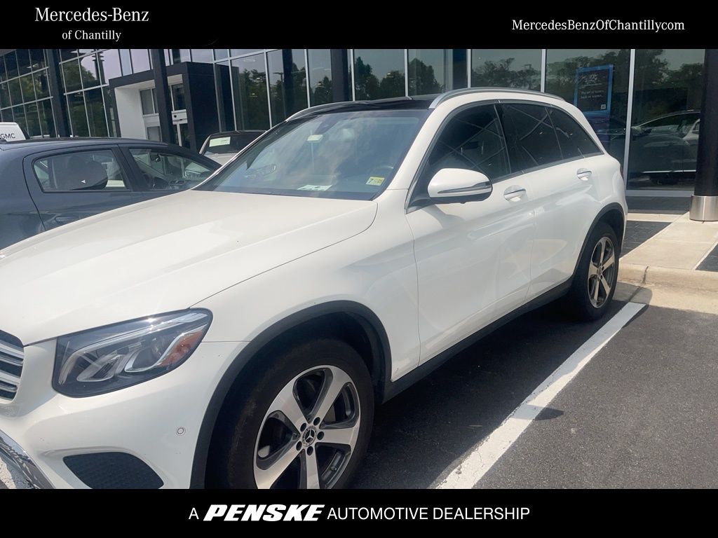 2019 Mercedes-Benz GLC 300 Hero Image