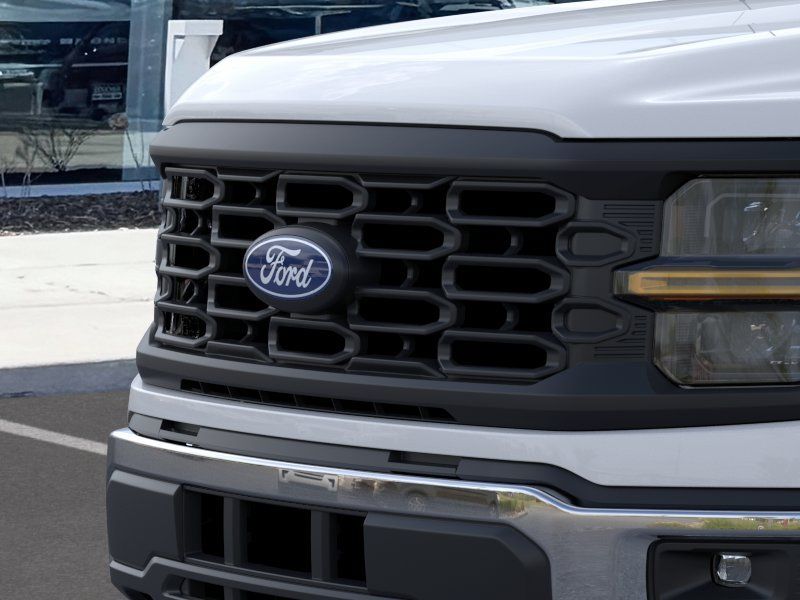 New 2026 Oxford White Ford XL image 17