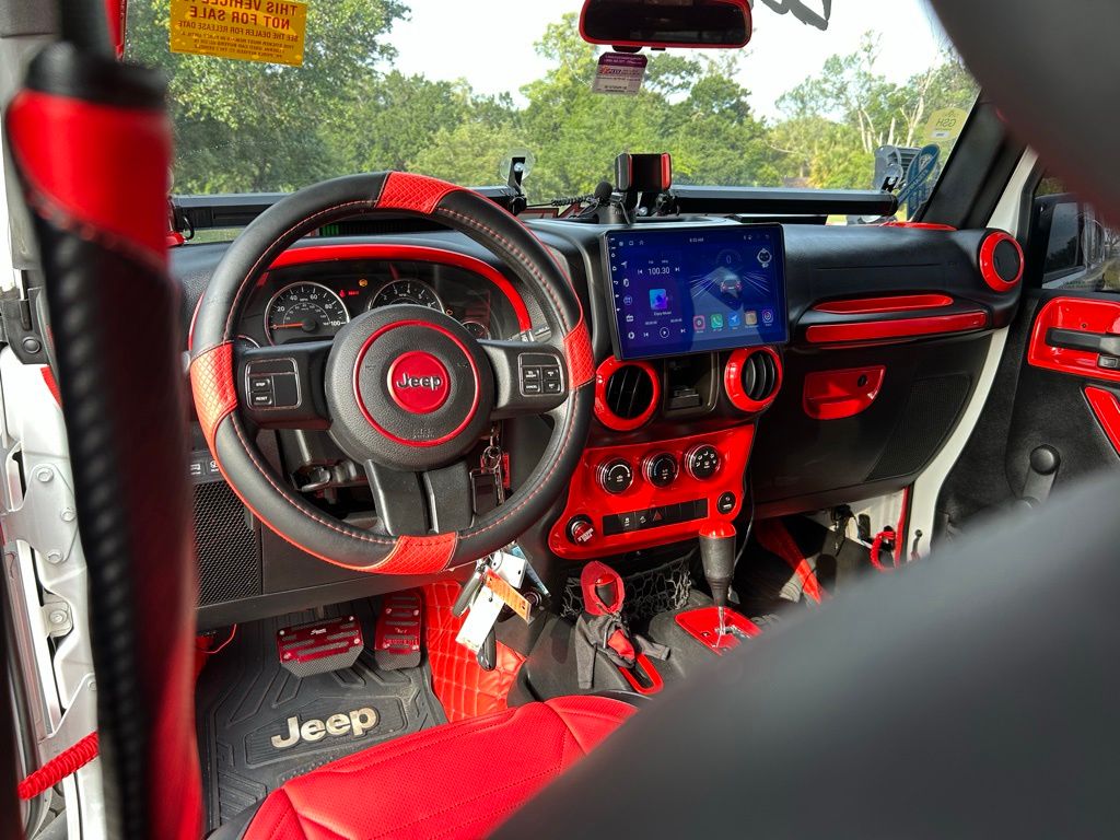 Thumbnail: 2015 Jeep Wrangler - 11