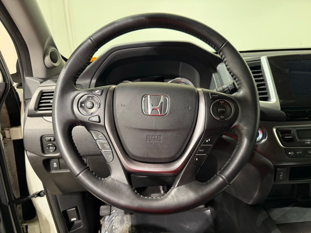 Thumbnail: 2017 Honda Pilot - 25