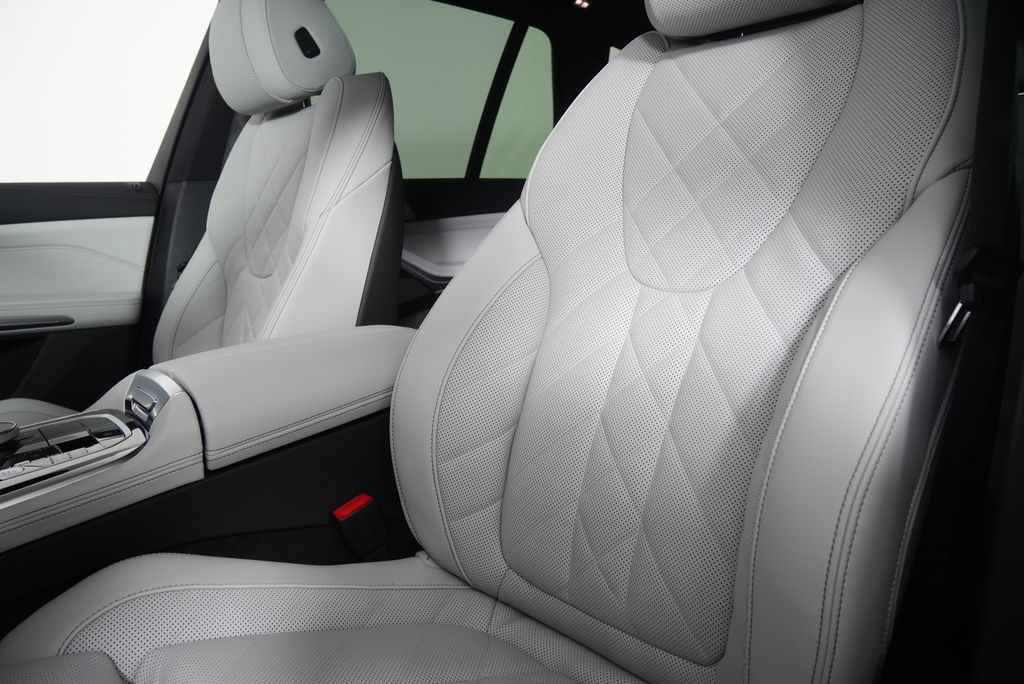 2026 BMW X5 xDrive40i 11