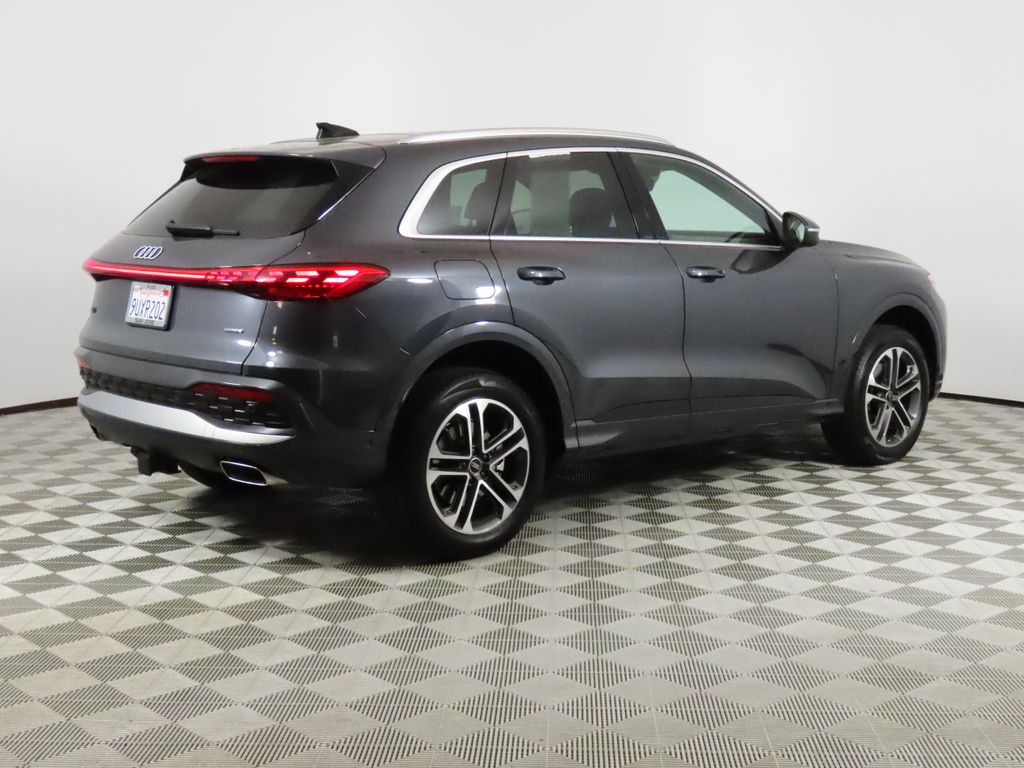 Thumbnail: 2025 Audi Q5 - 5