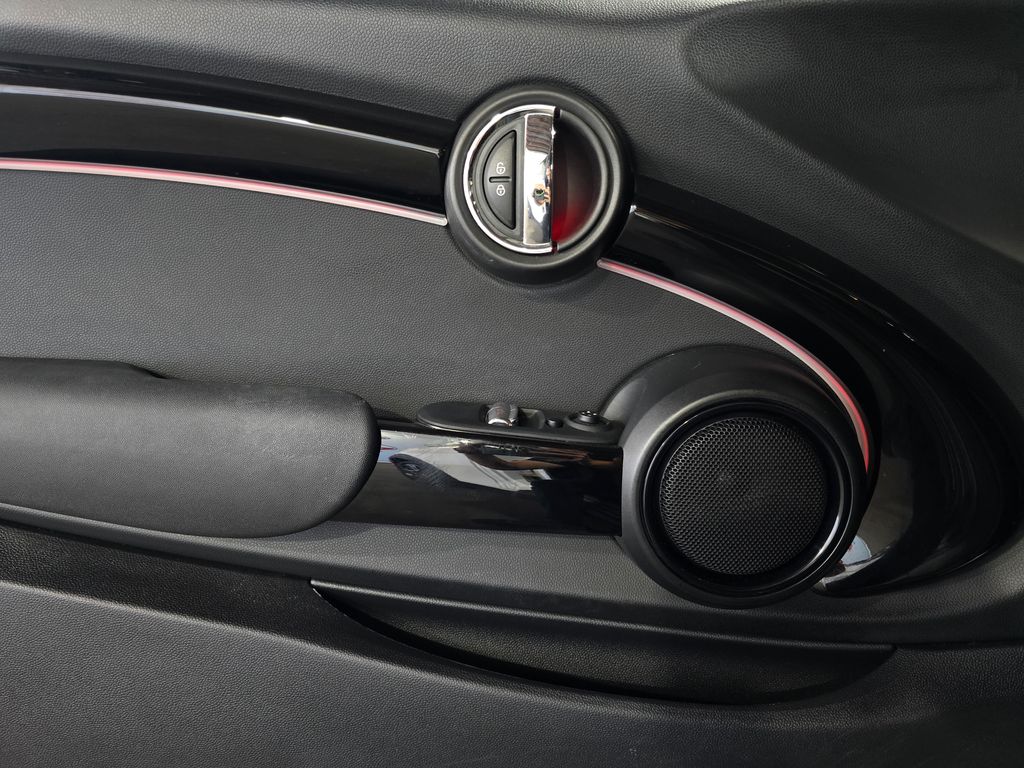 Thumbnail: 2022 MINI Cooper - 12