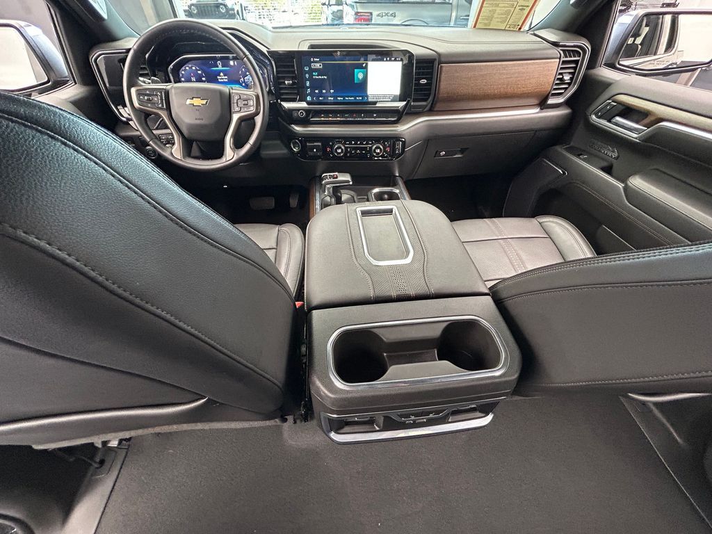 Used 2022 Black Chevrolet High Country image 46