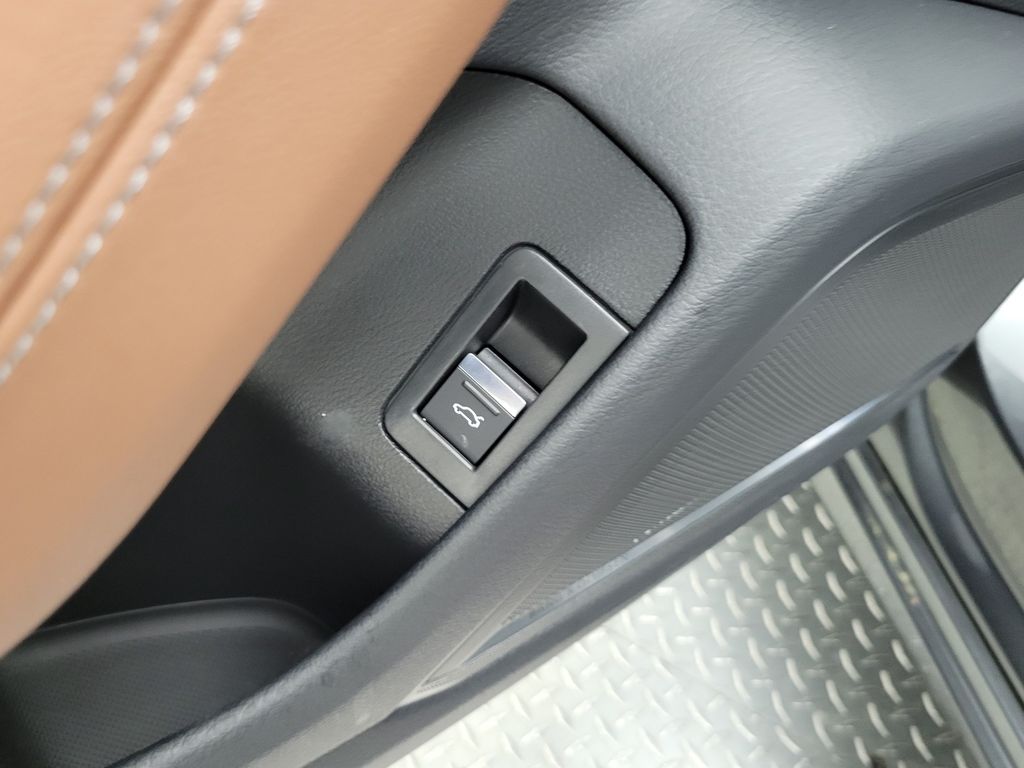 Thumbnail: 2022 Audi A6 - 32