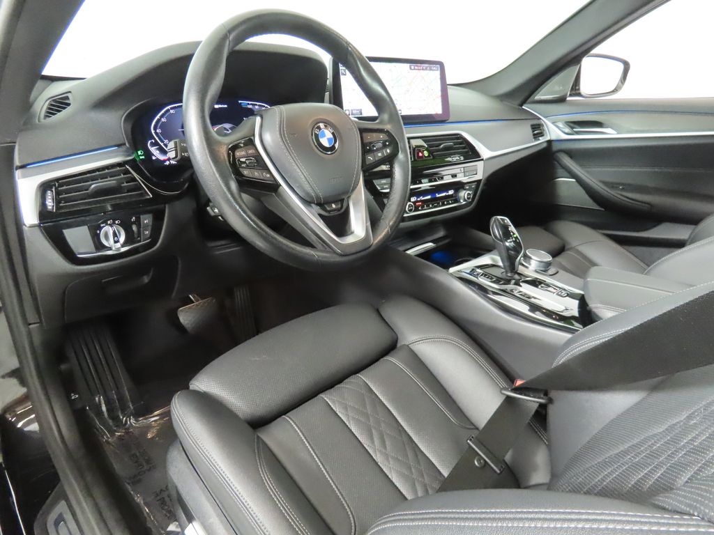 Thumbnail: 2022 BMW 5 Series - 30