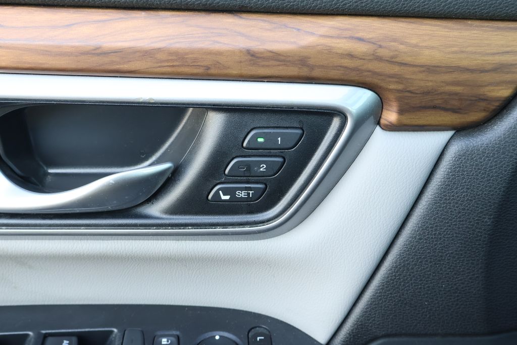 Thumbnail: 2017 Honda CR-V - 18