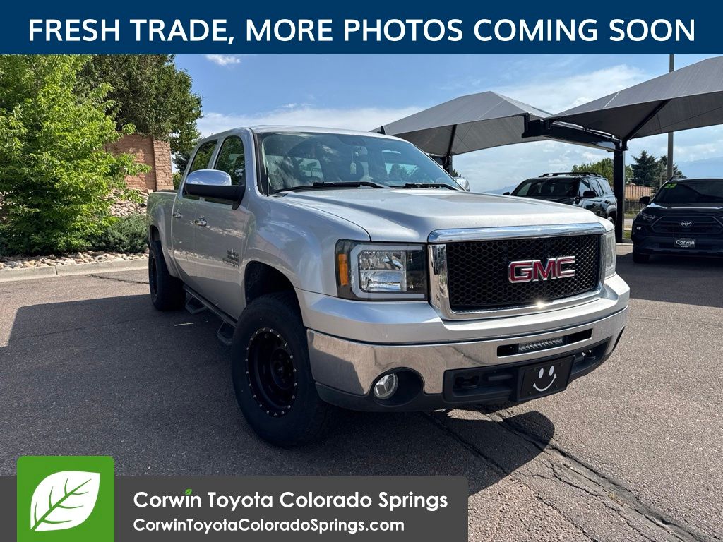 Quicksilver Metallic 2013 GMC Sierra 1500 Pickup Truck Four-Wheel Drive 6-Speed Automatic