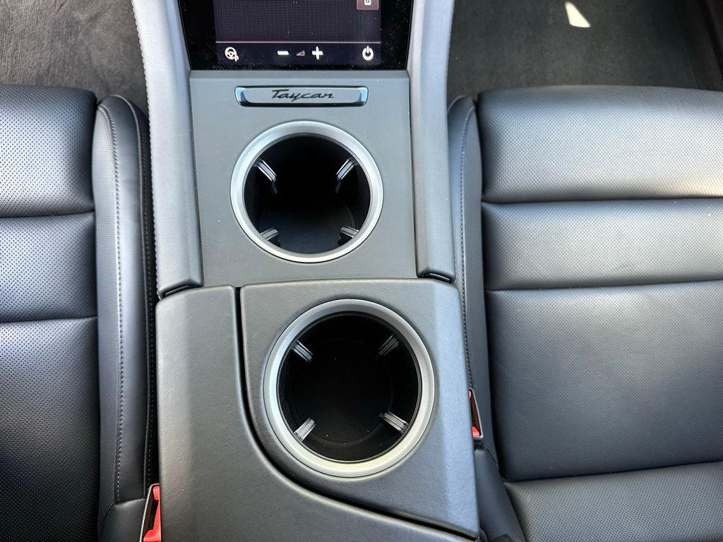 Thumbnail: 2025 Porsche Taycan - 25