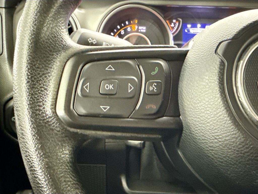 Thumbnail: 2021 Jeep Gladiator - 11