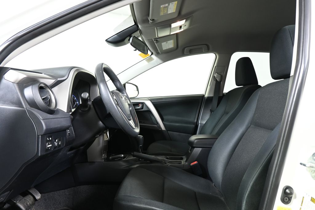 Thumbnail: 2018 Toyota RAV4 - 3