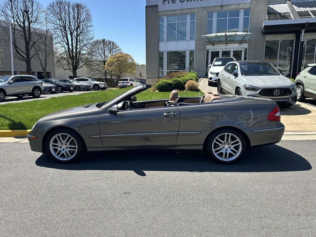 Thumbnail: 2009 Mercedes-Benz CLK - 26