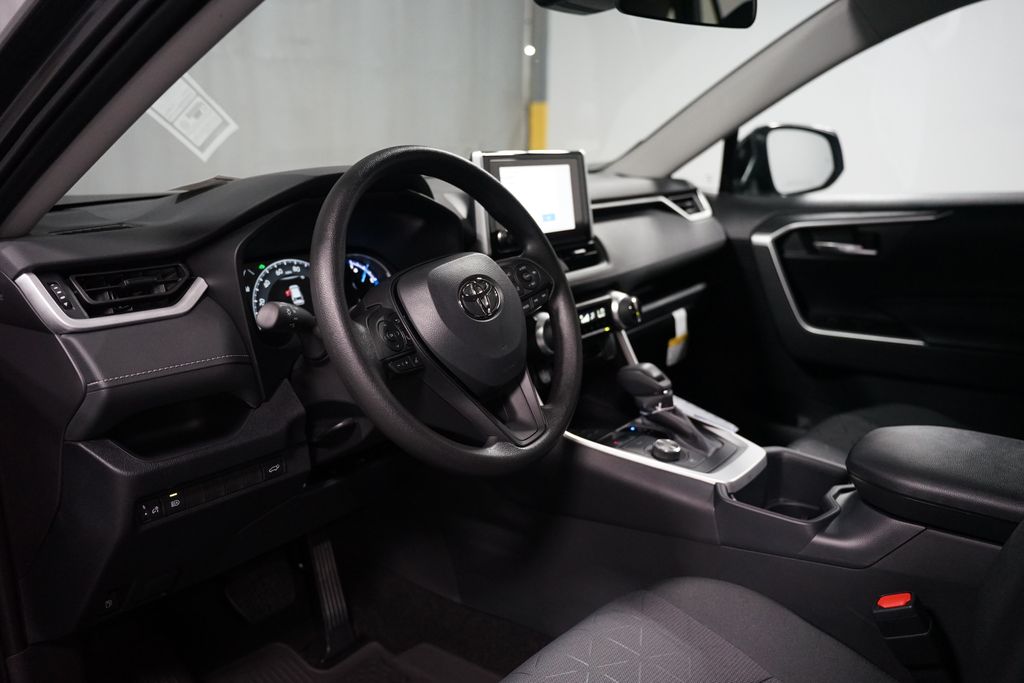 Thumbnail: 2025 Toyota RAV4 - 15