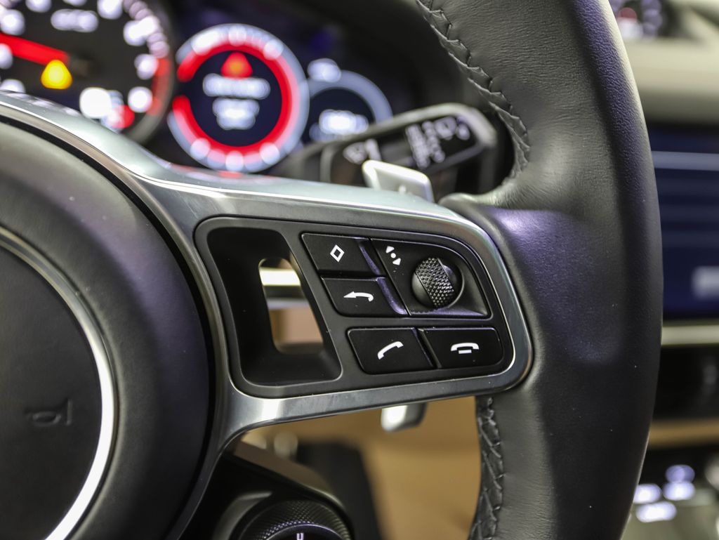 Thumbnail: 2022 Porsche Cayenne - 13