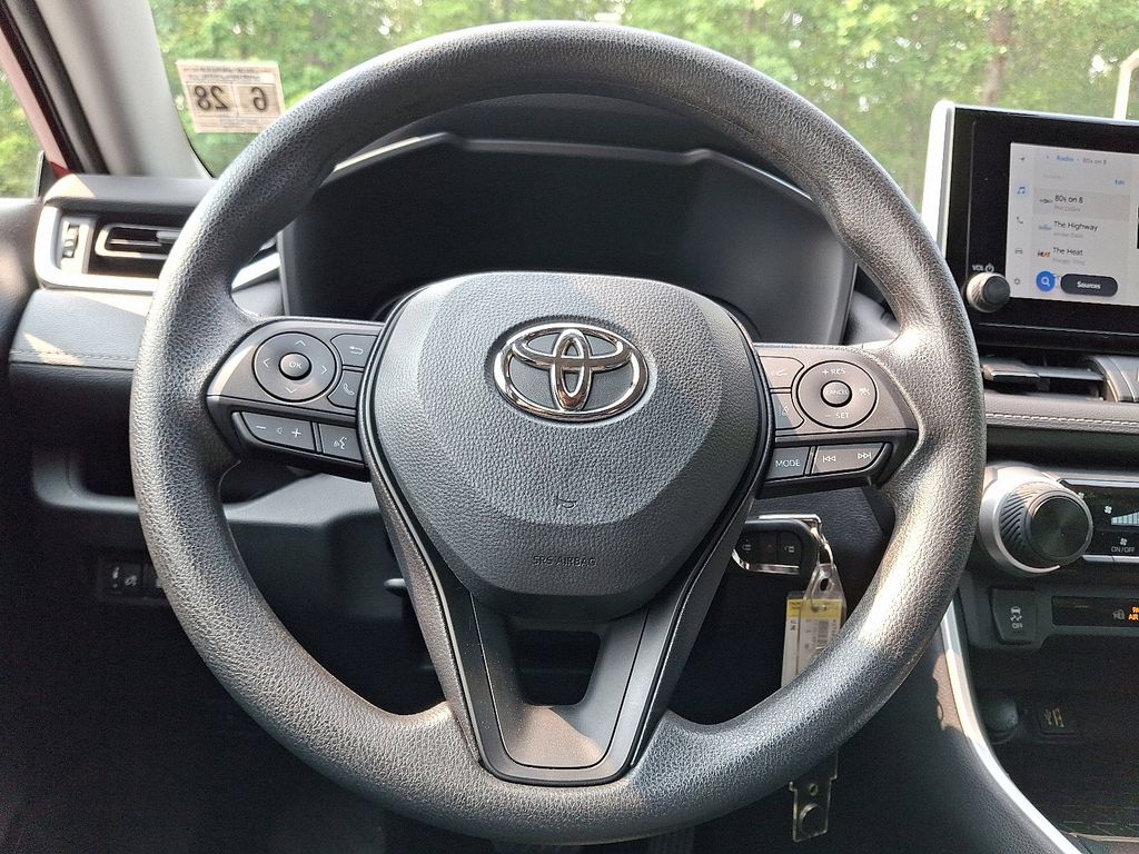 2023 Toyota RAV4 LE 18