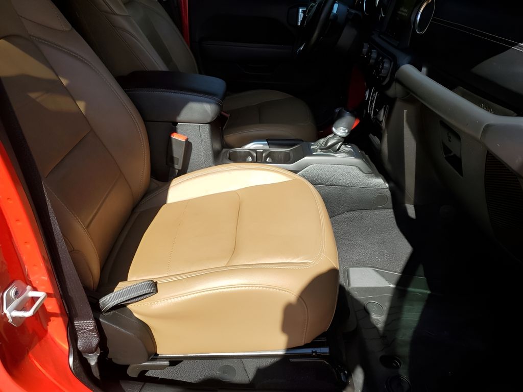 Used Car 2020 Jeep Gladiator  Overland For Sale Under $30,000 In Austin, Texas