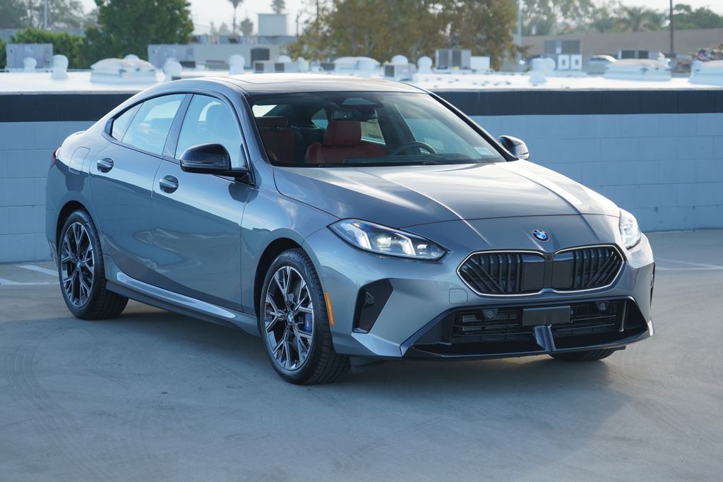 Thumbnail: 2026 BMW 2 Series - 3