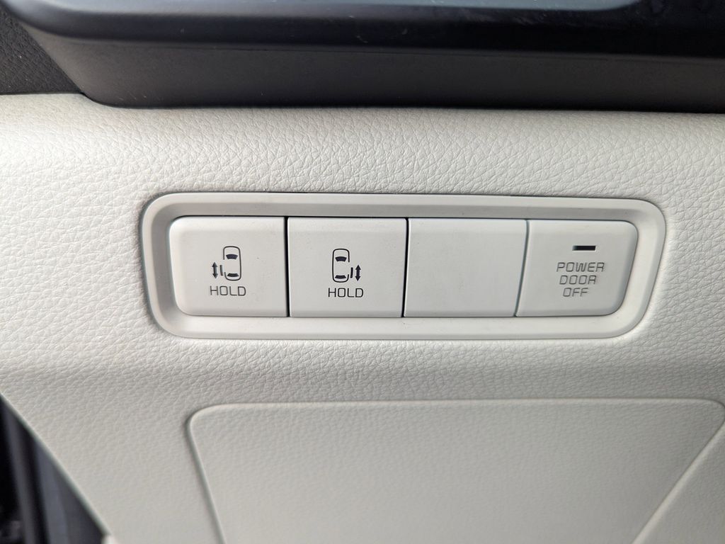 used 2024 Kia Carnival car, priced at $26,495