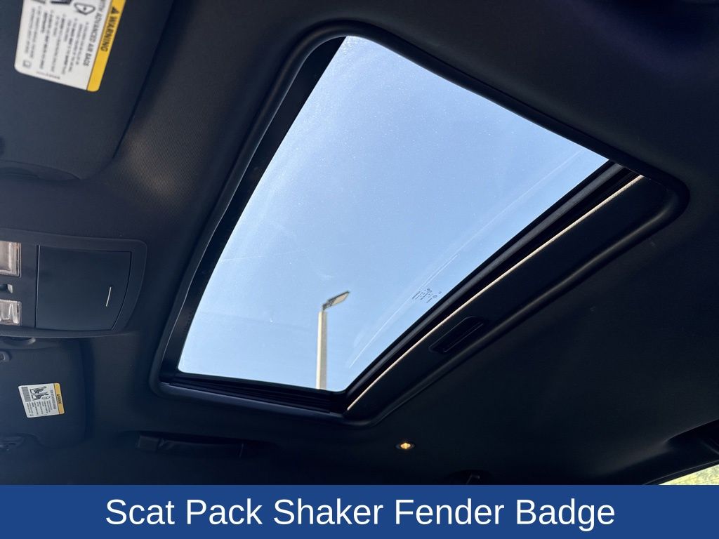 2016 Dodge Challenger 392 Hemi Scat Pack Shaker