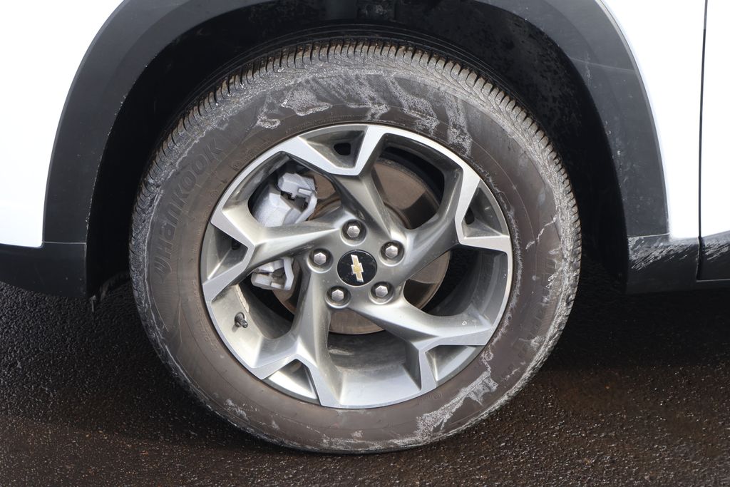 Thumbnail: 2025 Chevrolet Trax - 14