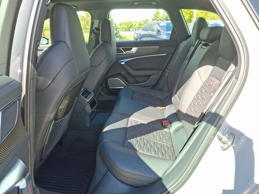 Thumbnail: 2026 Audi RS 6 - 5