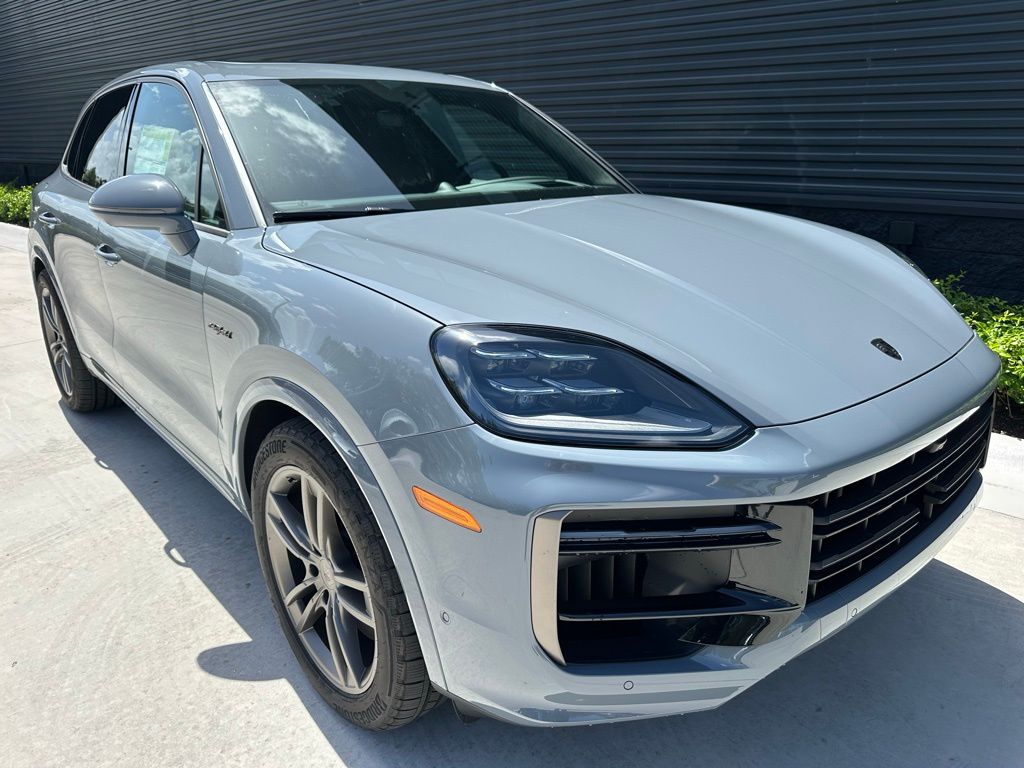 Thumbnail: 2025 Porsche Cayenne - 10