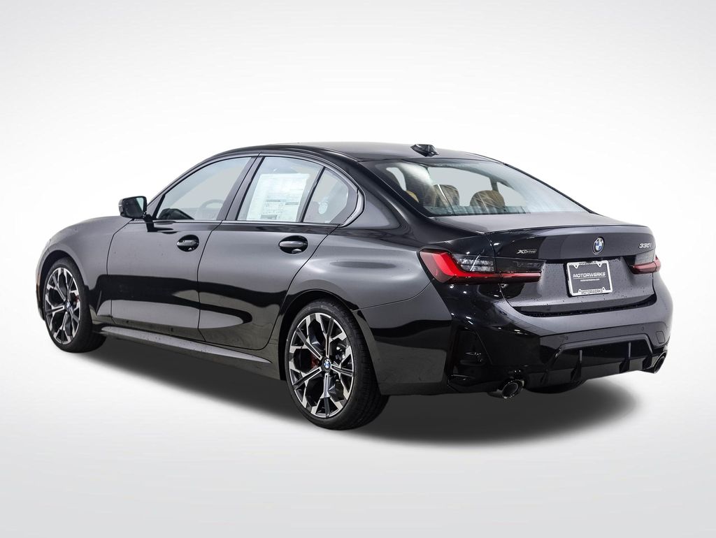 Thumbnail: 2026 BMW 3 Series - 3