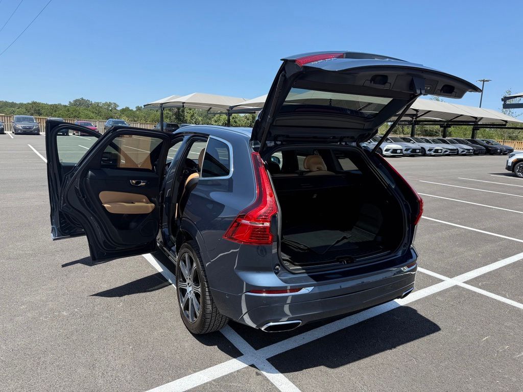 Thumbnail: 2020 Volvo XC60 - 25