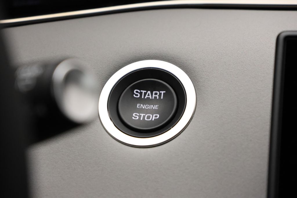 Thumbnail: 2026 Land Rover Range Rover Evoque - 23