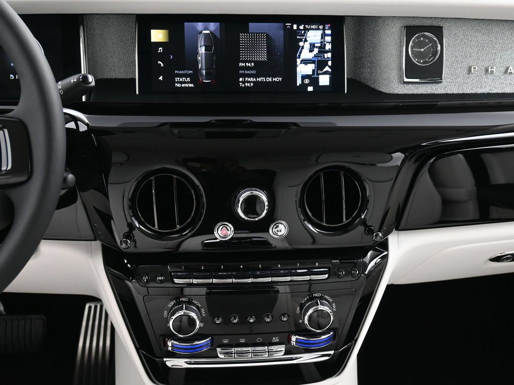 Used 2025 Black Rolls-Royce  image 18