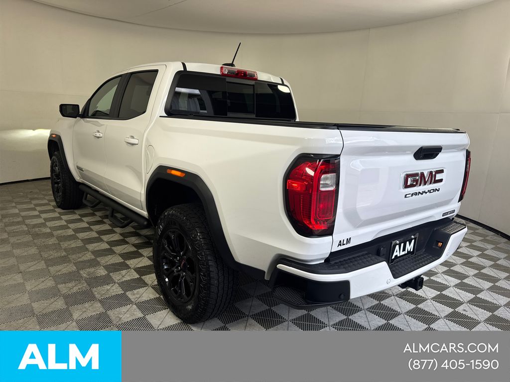 Used 2024 White GMC Elevation image 9