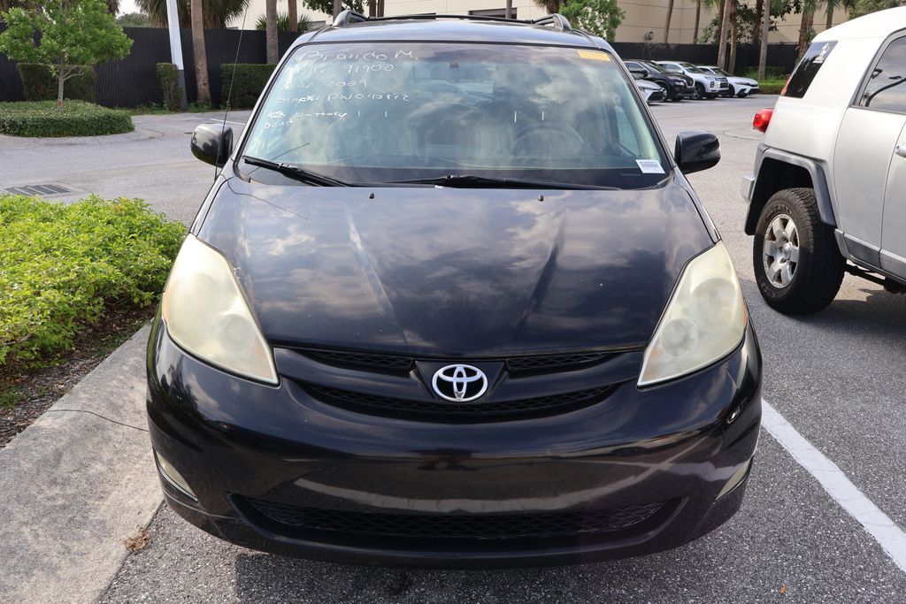 Thumbnail: 2009 Toyota Sienna - 5