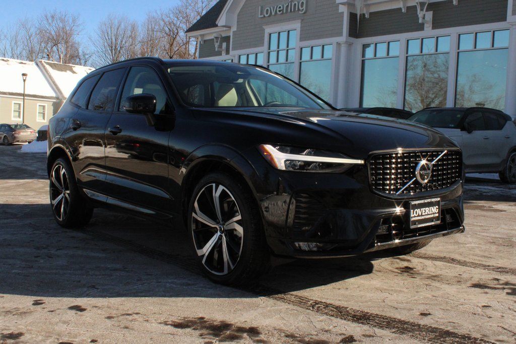Onyx Black Metallic 2023 Volvo XC60 B6 Ultimate Dark Theme AWD SUV / Crossover All-Wheel Drive Automatic