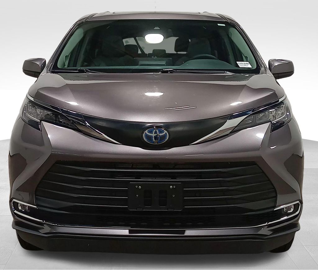 2022 Toyota Sienna XLE