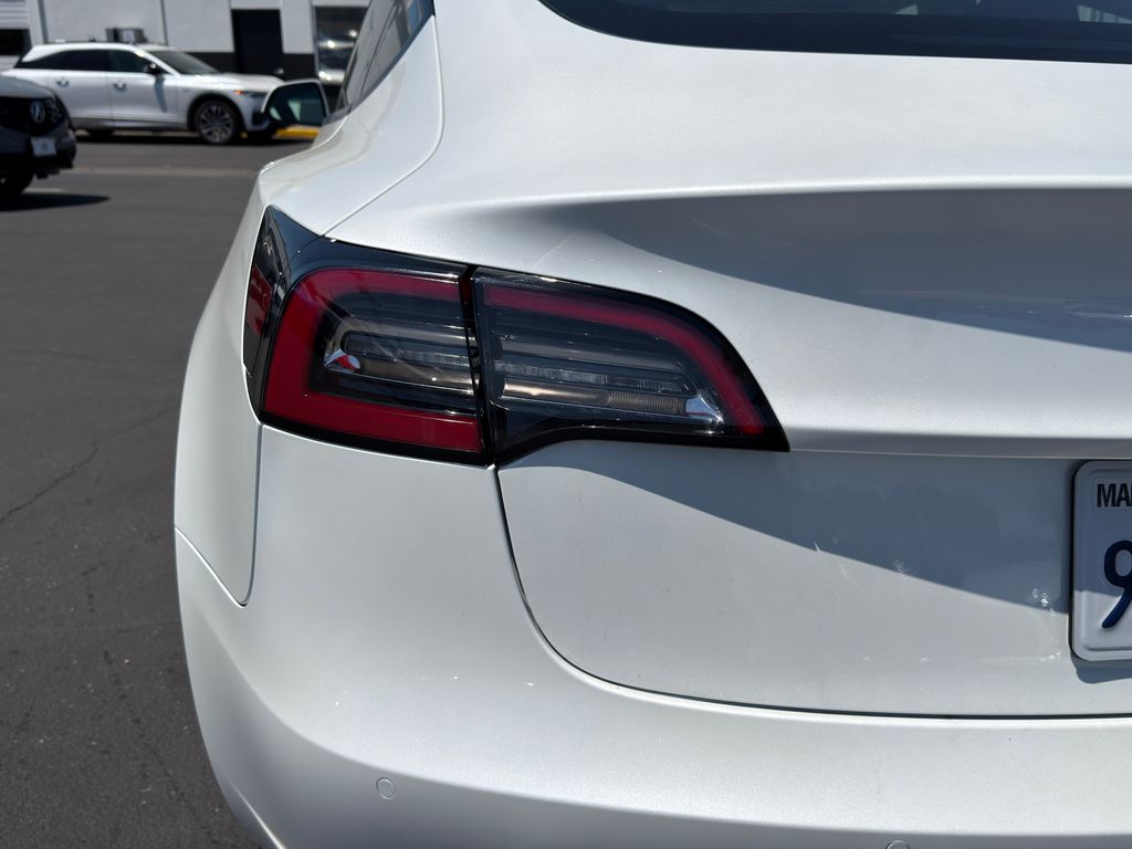 Thumbnail: 2022 Tesla Model 3 - 11