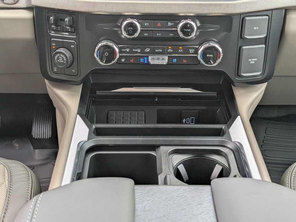 2026 Ford Super Duty F-250 SRW Platinum