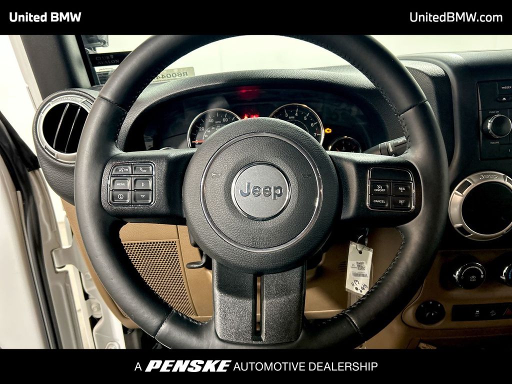 2015 Jeep Wrangler Unlimited Sahara 14