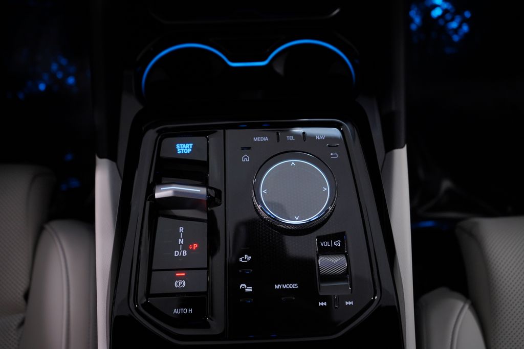 Thumbnail: 2024 BMW i5 - 14