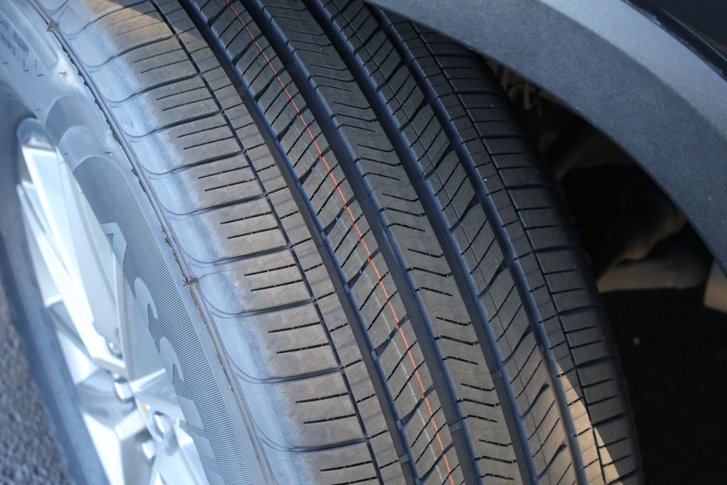 Thumbnail: 2023 Chevrolet Traverse - 14