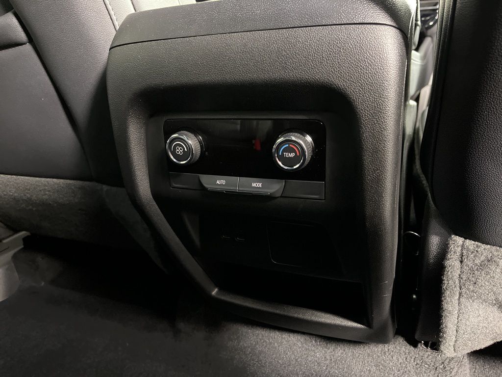 Thumbnail: 2025 Chevrolet Traverse - 9