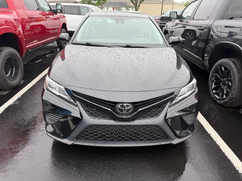 Midnight Black Metallic 2020 Toyota Camry SE FWD Sedan Front-Wheel Drive 8-Speed Automatic