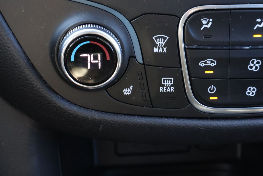 Thumbnail: 2023 Chevrolet Equinox - 26