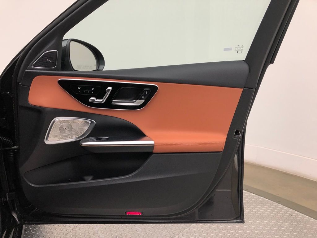Thumbnail: 2023 Mercedes-Benz C-Class - 13