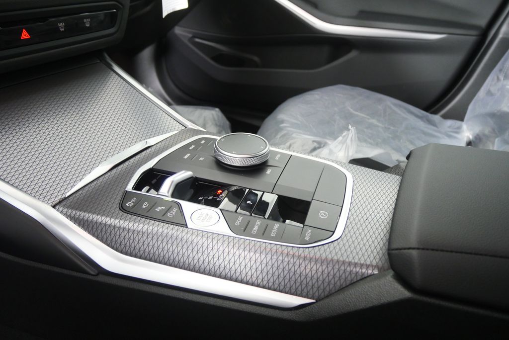 Thumbnail: 2026 BMW 3 Series - 22