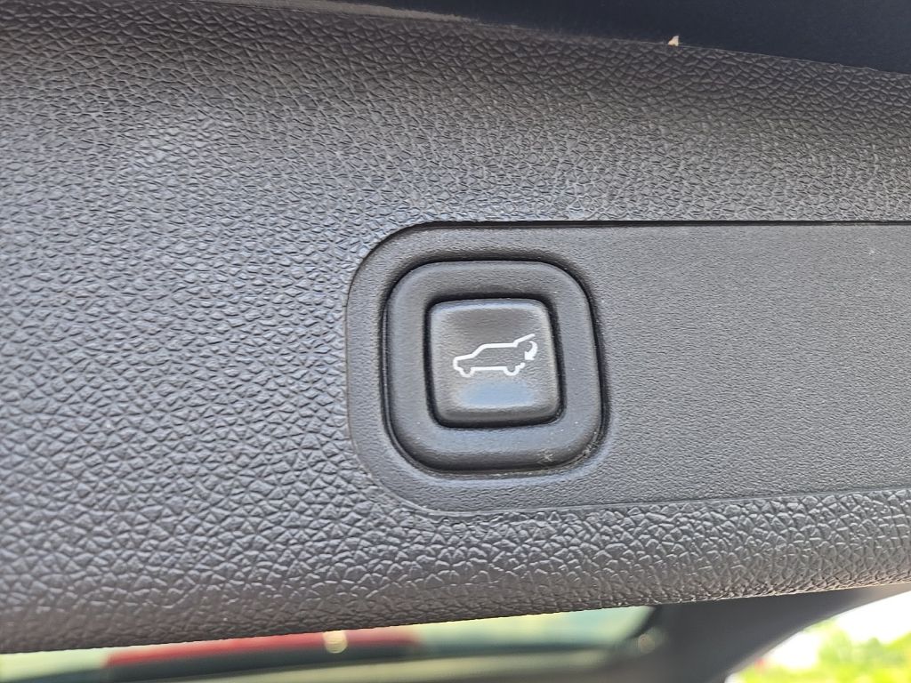 Thumbnail: 2012 GMC Yukon - 30