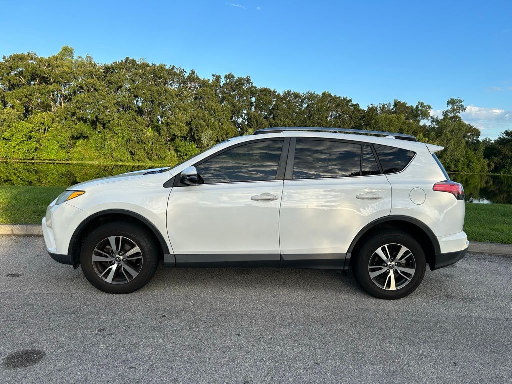 Thumbnail: 2018 Toyota RAV4 - 2
